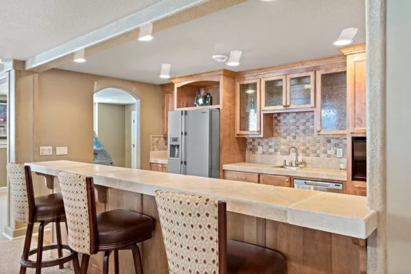 6afe6a2a3c3e39761774f3704b098f43-uncropped_scaled_within_1536_1152