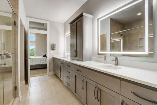 Master Bath:Mirror