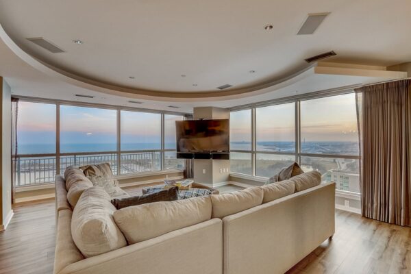 N Prospect Ave Unit 1705-001