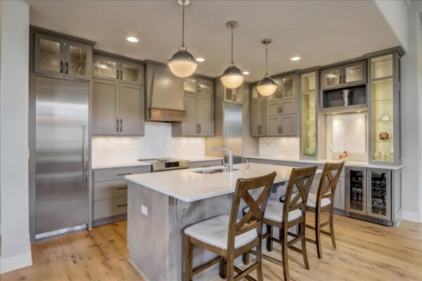 Side Island: Cabinets