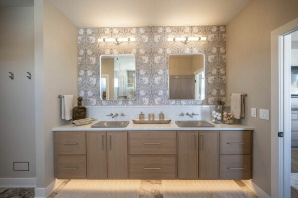 Norwood-primary-bath